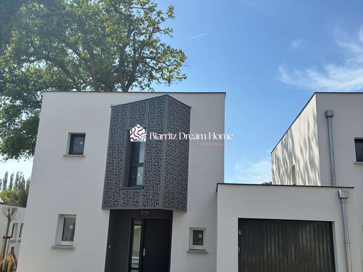 House Tarnos
