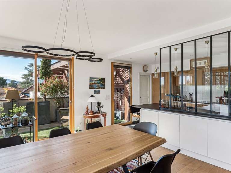 Appartement Tassin-la-Demi-Lune - 4 chambres - 177m²