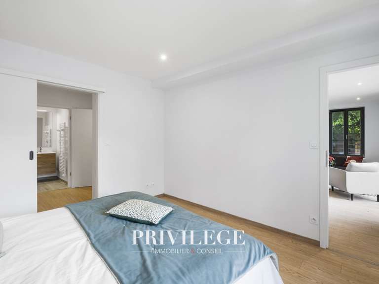 Apartment Tassin-la-Demi-Lune - 3 bedrooms - 117m²