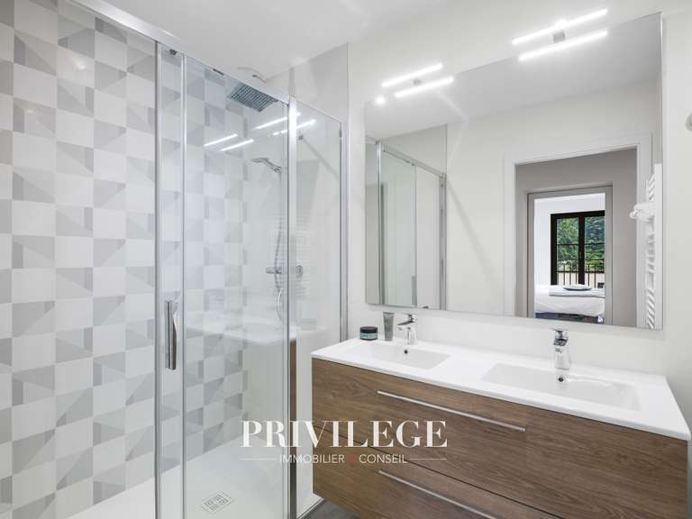 Apartment Tassin-la-Demi-Lune - 3 bedrooms - 117m²