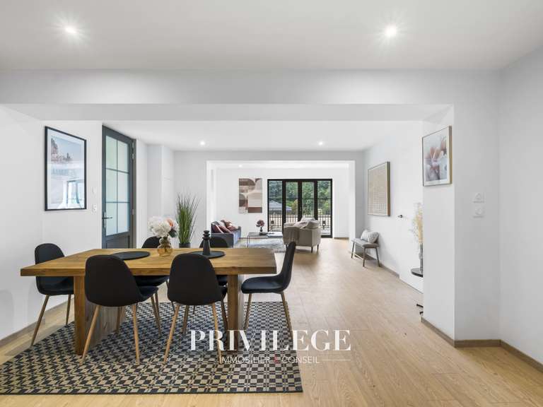 Apartment Tassin-la-Demi-Lune - 3 bedrooms - 117m²