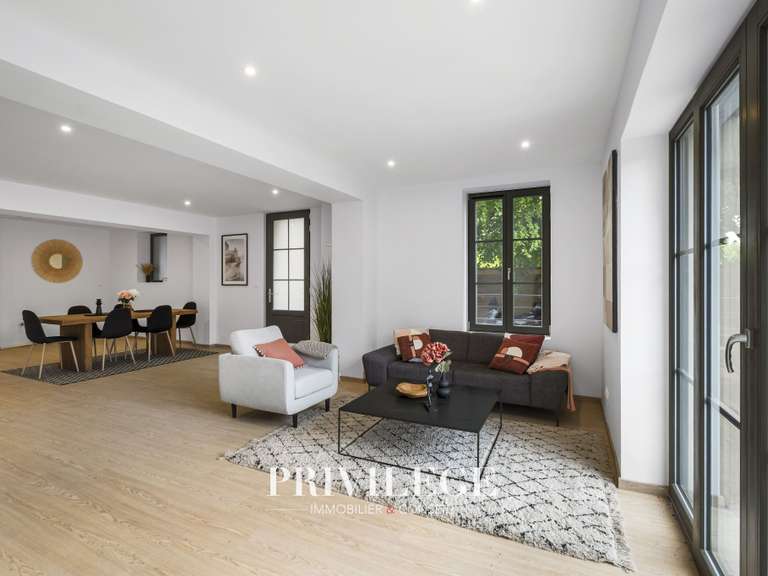 Apartment Tassin-la-Demi-Lune - 3 bedrooms - 117m²