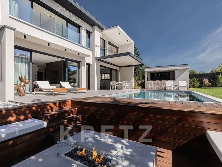 Maison Tassin-la-Demi-Lune - 5 chambres - 190m²