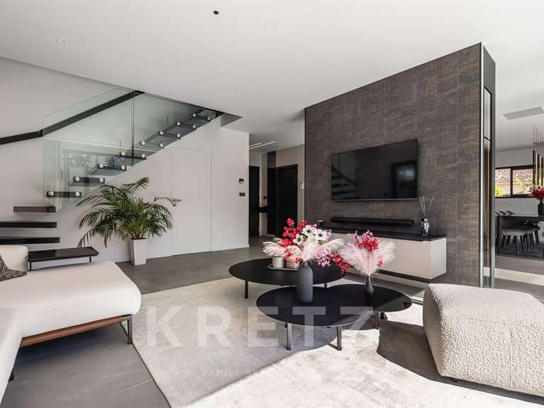 Maison Tassin-la-Demi-Lune - 5 chambres - 190m²