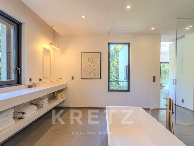 Maison Tassin-la-Demi-Lune - 5 chambres - 931m²