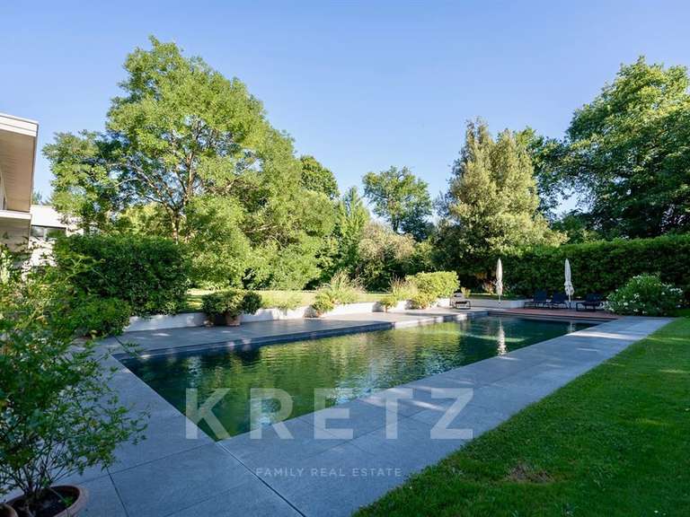 Maison Tassin-la-Demi-Lune - 5 chambres - 931m²