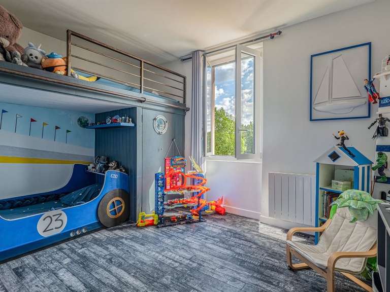 Maison Tassin-la-Demi-Lune - 5 chambres - 275m²