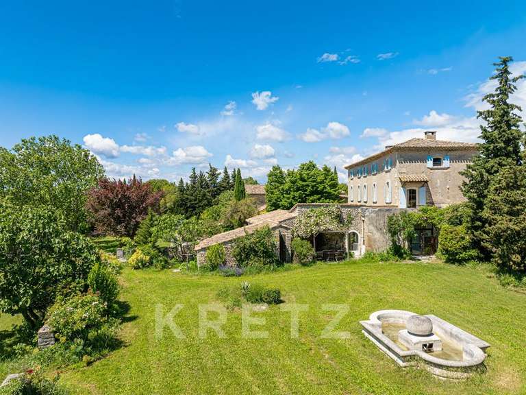 Maison Taulignan - 7 chambres - 560m²