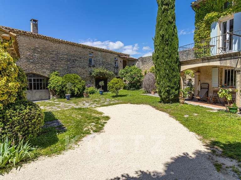 Maison Taulignan - 7 chambres - 560m²
