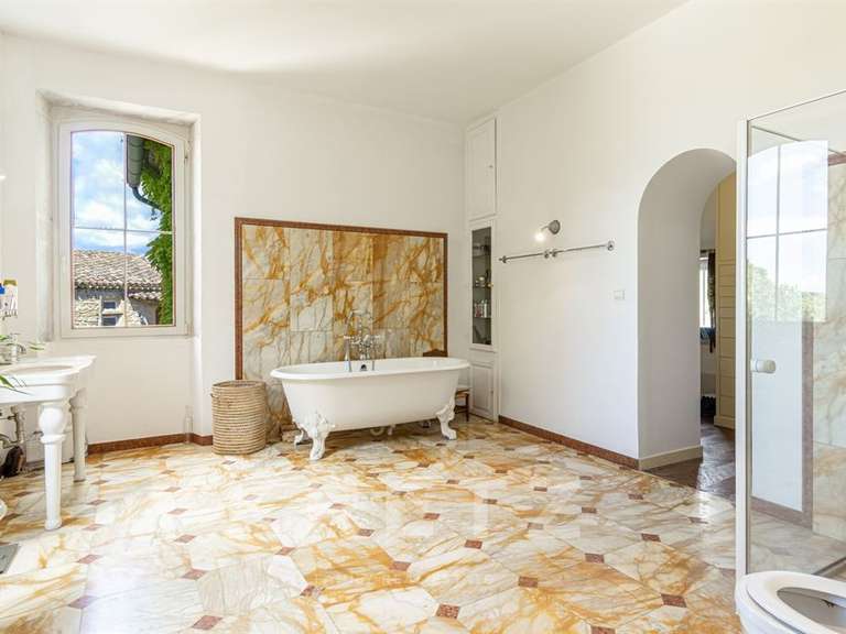 Maison Taulignan - 7 chambres - 560m²