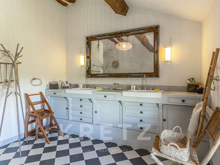 Maison Taulignan - 7 chambres - 560m²