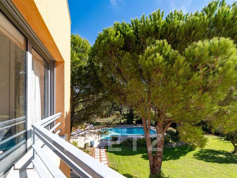 House Tavel - 4 bedrooms - 367m²