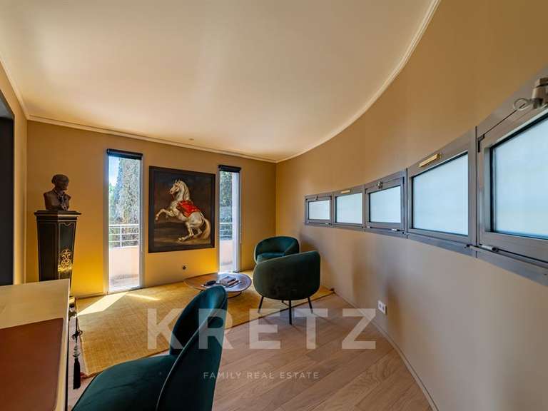 House Tavel - 4 bedrooms - 367m²