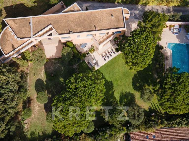 House Tavel - 4 bedrooms - 367m²