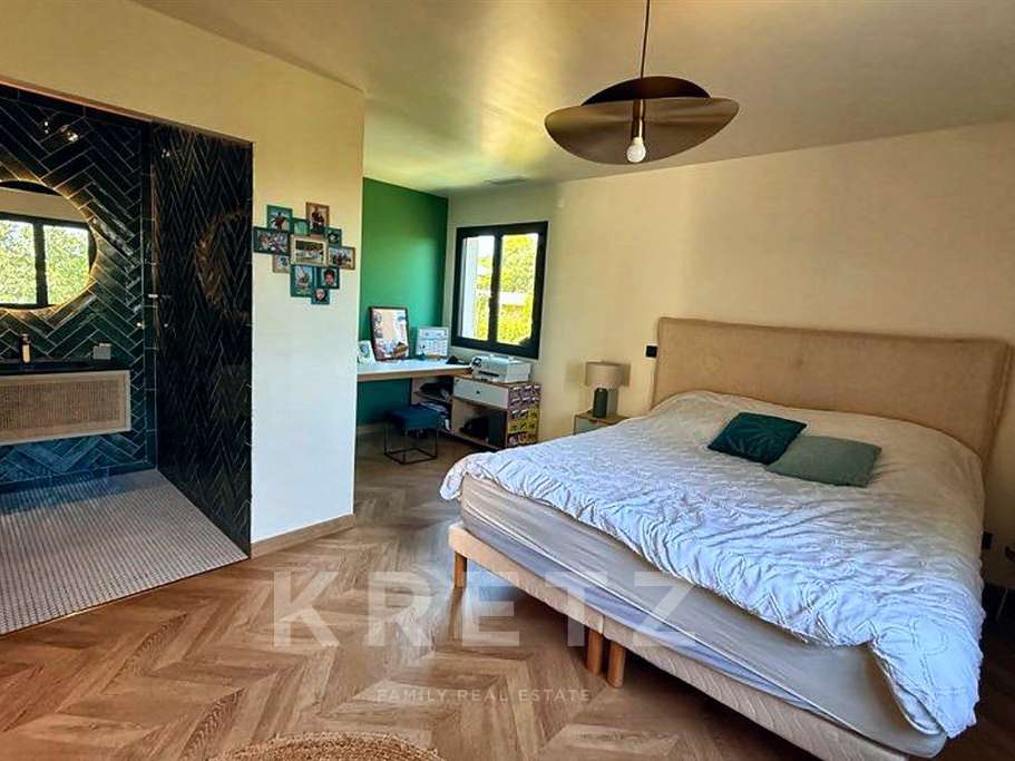 House Tavel
