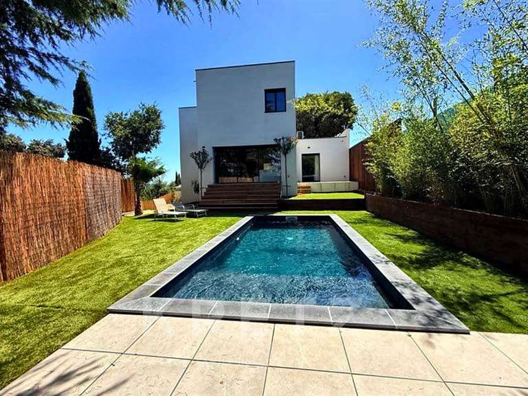 Maison Tavel - 4 chambres - 199m²