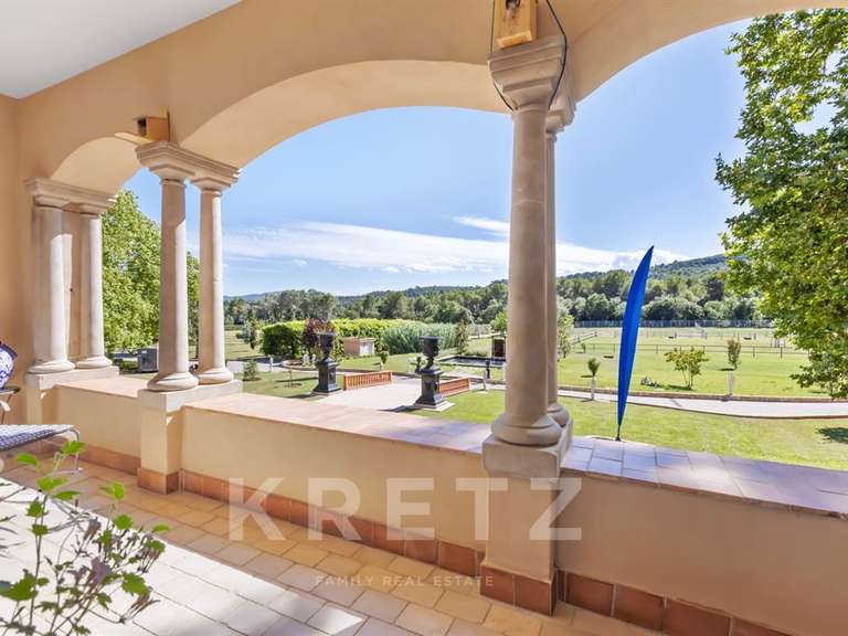 Maison Tavernes - 4 chambres - 665m²