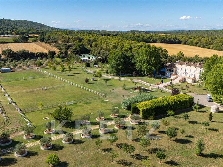 Maison Tavernes - 4 chambres - 665m²