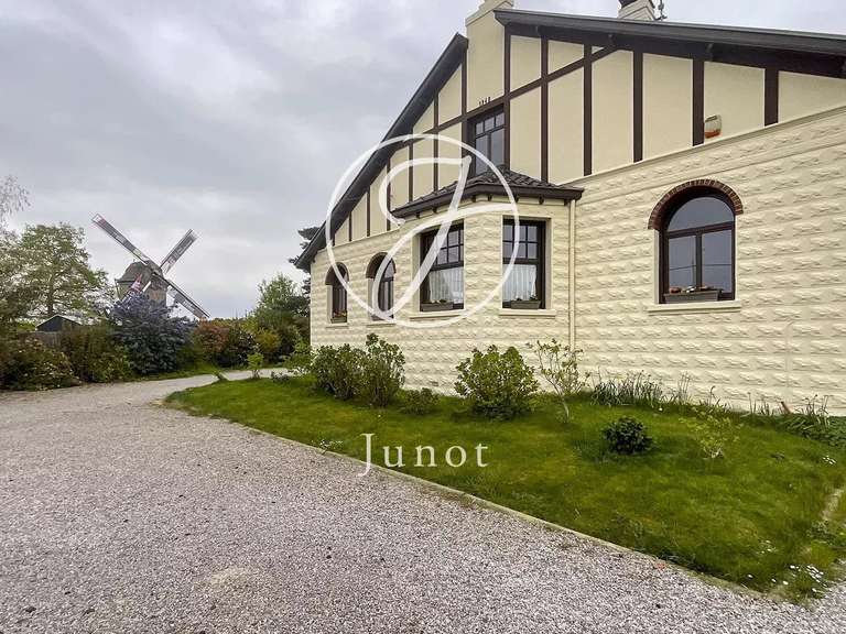 Maison Templeuve-en-Pévèle - 5 chambres - 272m²