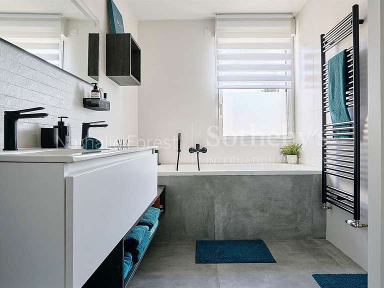 Maison Templeuve-en-Pévèle - 4 chambres - 217m²