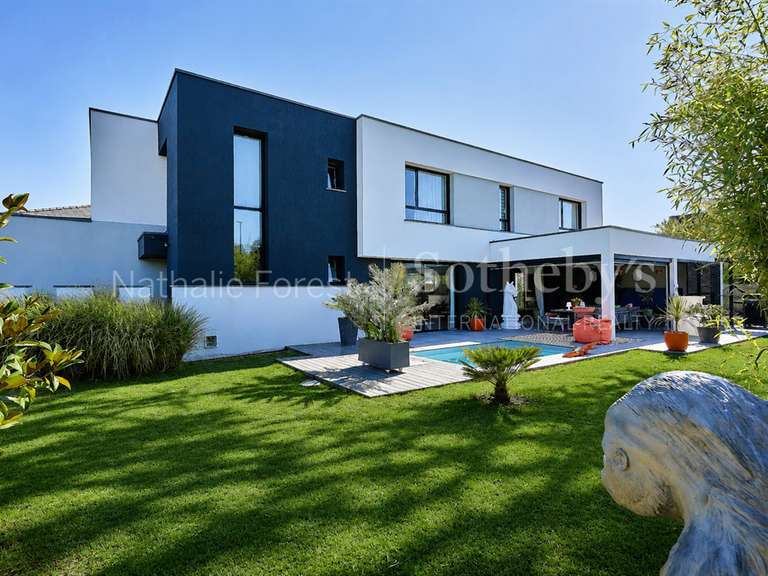Maison Templeuve-en-Pévèle - 4 chambres - 217m²