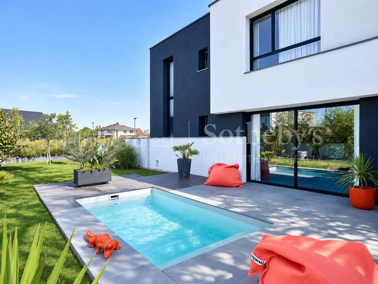 Maison Templeuve-en-Pévèle - 4 chambres - 217m²