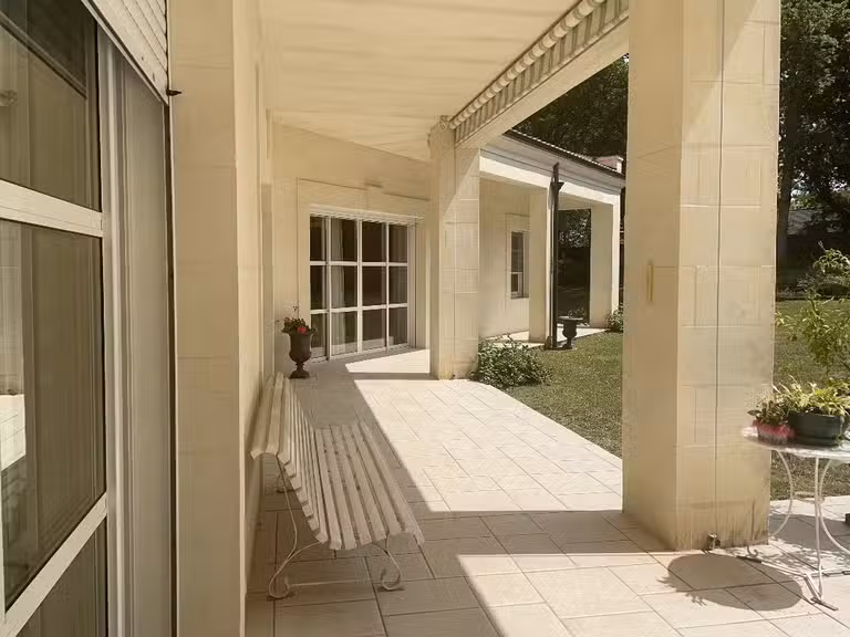 Maison Terrasson-Lavilledieu - 4 chambres - 247m²