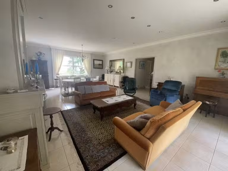 Maison Terrasson-Lavilledieu - 4 chambres - 247m²