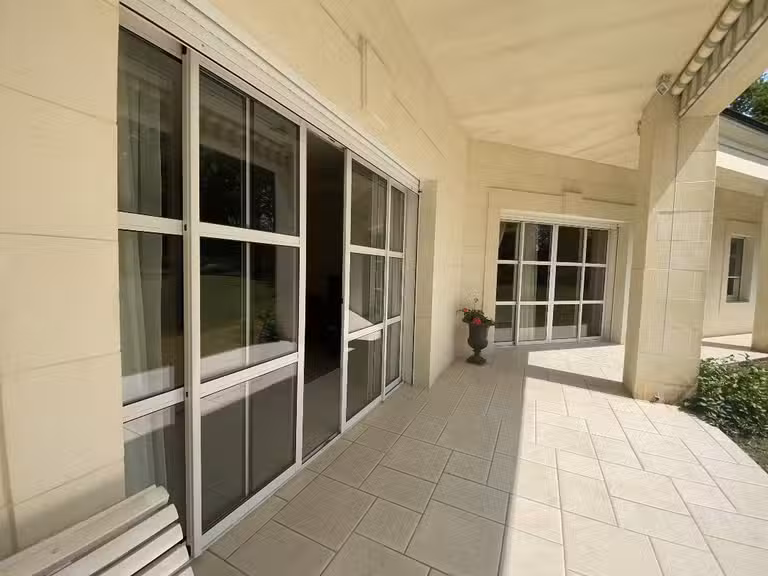 Maison Terrasson-Lavilledieu - 4 chambres - 247m²
