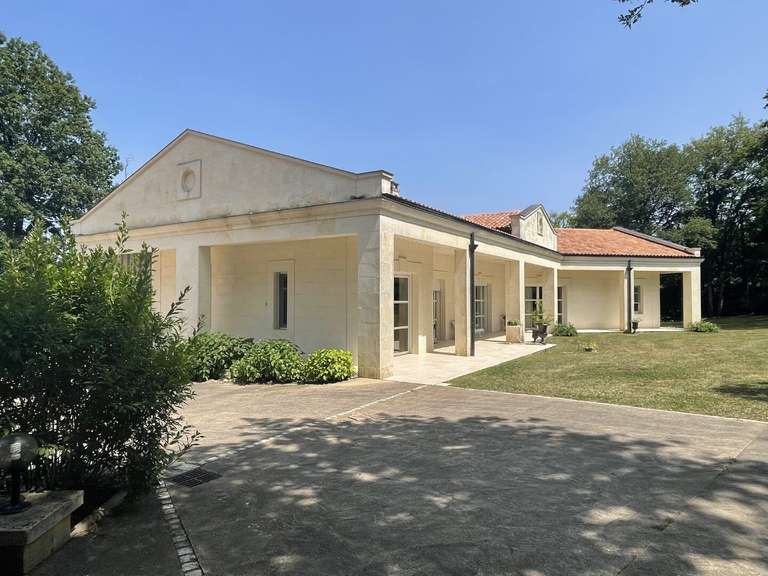 Maison Terrasson-Lavilledieu - 4 chambres - 247m²