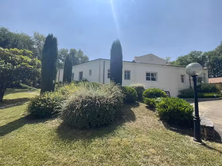 Maison Terrasson-Lavilledieu - 4 chambres - 247m²
