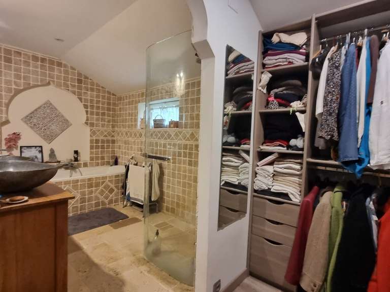 Maison Thenon - 8 chambres - 330m²