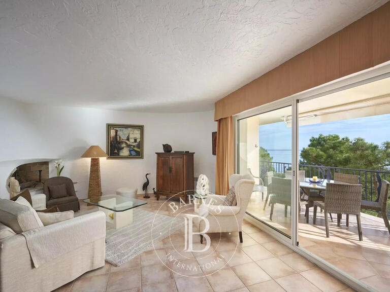 Sale Apartment with Sea view Théoule-sur-Mer - 2 bedrooms