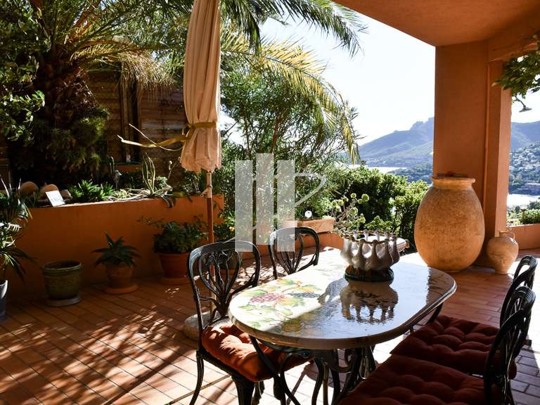 Appartement Théoule-sur-Mer - 3 chambres - 178m²