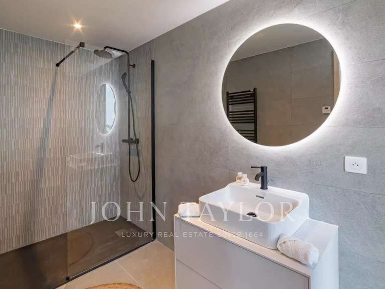 Apartment with Sea view Théoule-sur-Mer - 3 bedrooms - 207m²