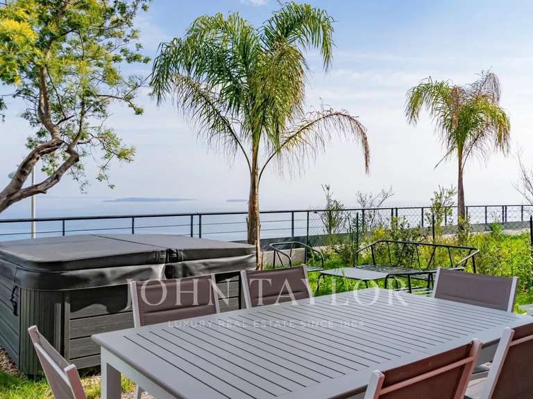 Apartment with Sea view Théoule-sur-Mer - 3 bedrooms - 207m²