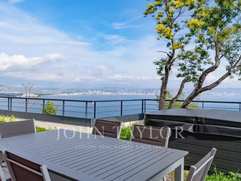 Apartment with Sea view Théoule-sur-Mer - 3 bedrooms - 207m²