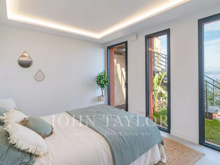 Apartment with Sea view Théoule-sur-Mer - 3 bedrooms - 207m²