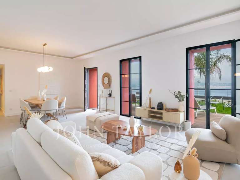 Apartment with Sea view Théoule-sur-Mer - 3 bedrooms - 207m²