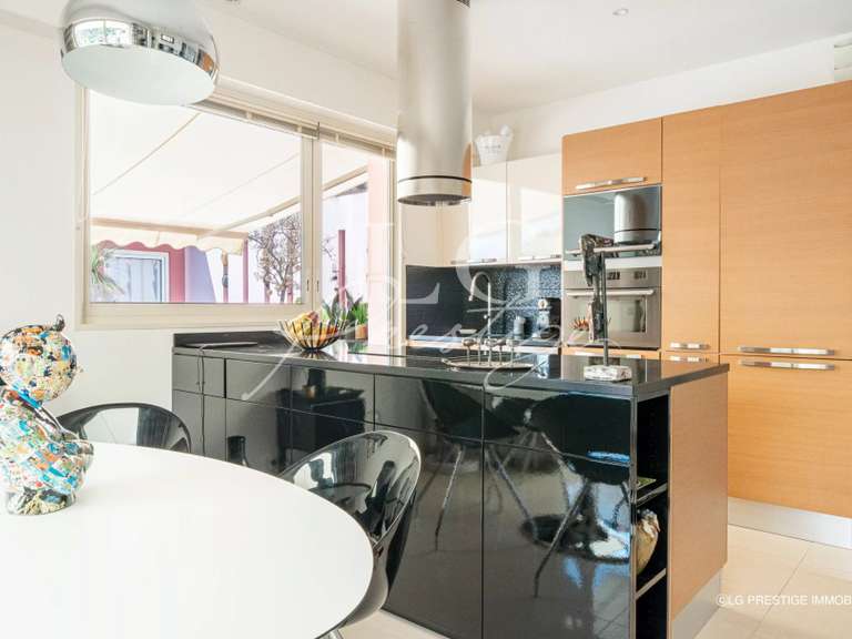 Apartment with Sea view Théoule-sur-Mer - 3 bedrooms - 100m²