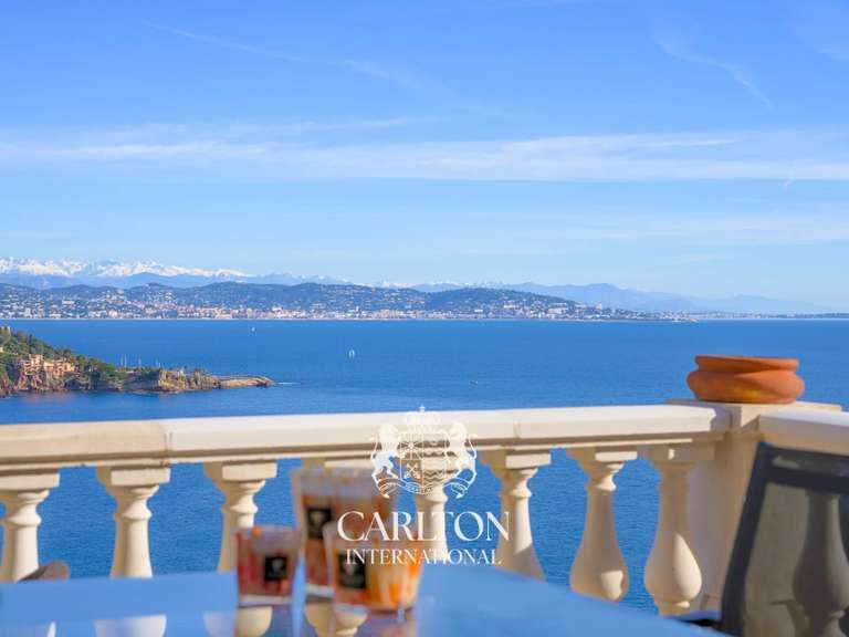 Apartment with Sea view Théoule-sur-Mer - 3 bedrooms - 178m²