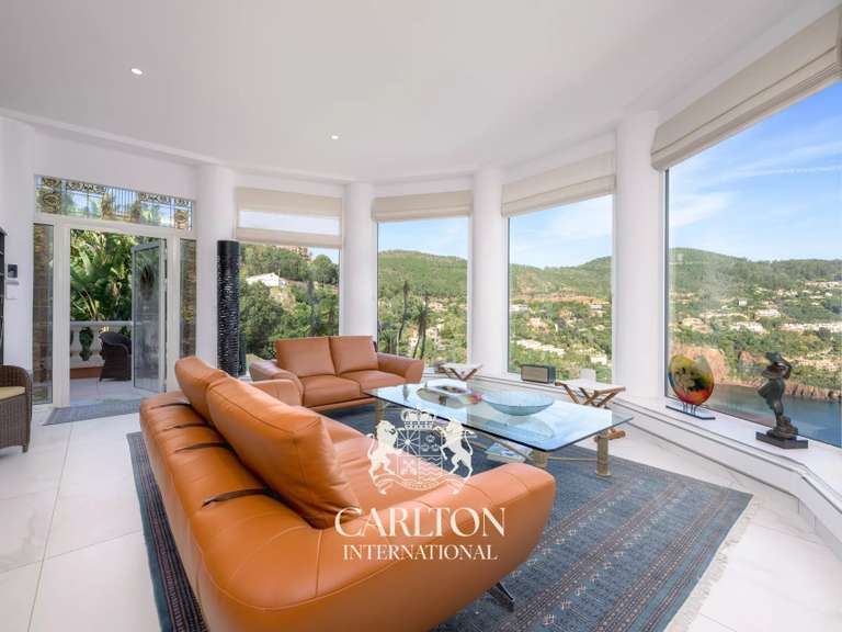 Apartment with Sea view Théoule-sur-Mer - 3 bedrooms - 178m²