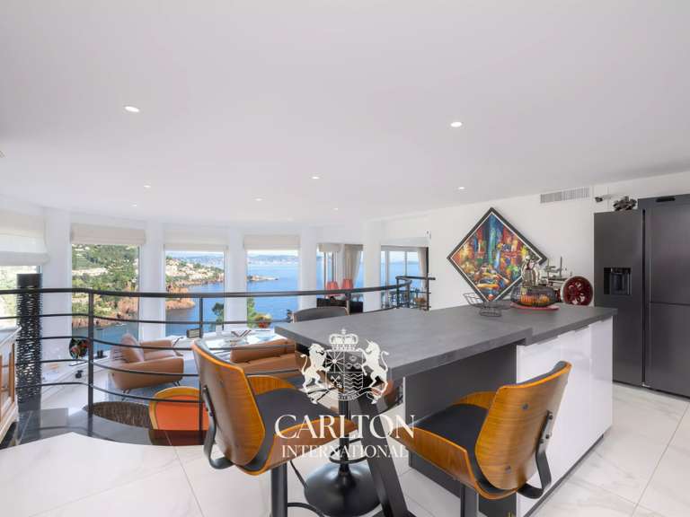 Apartment with Sea view Théoule-sur-Mer - 3 bedrooms - 178m²