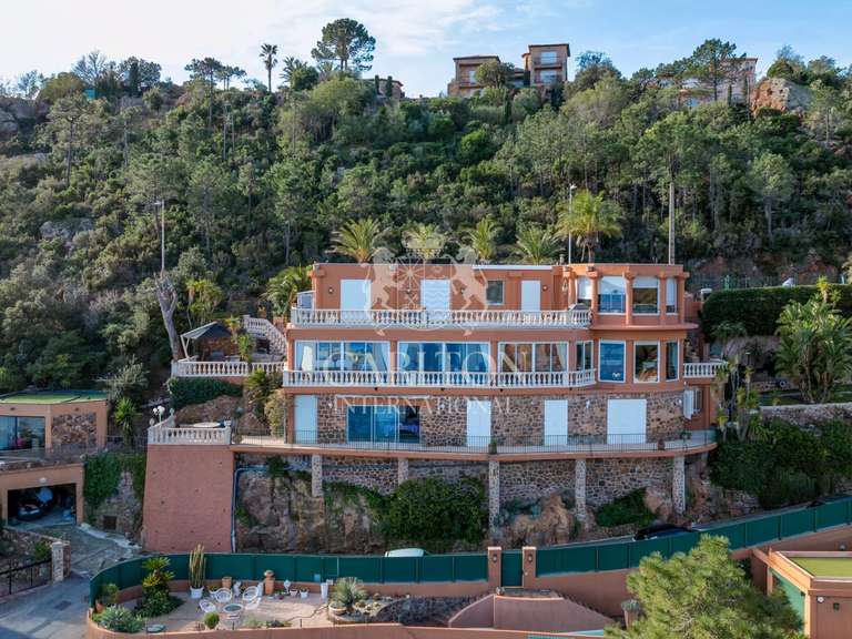 Apartment with Sea view Théoule-sur-Mer - 3 bedrooms - 178m²