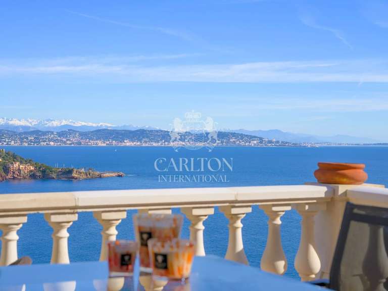 Apartment with Sea view Théoule-sur-Mer - 3 bedrooms - 178m²
