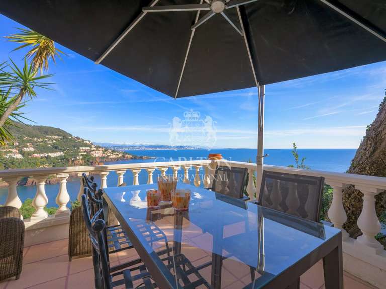 Apartment with Sea view Théoule-sur-Mer - 3 bedrooms - 178m²
