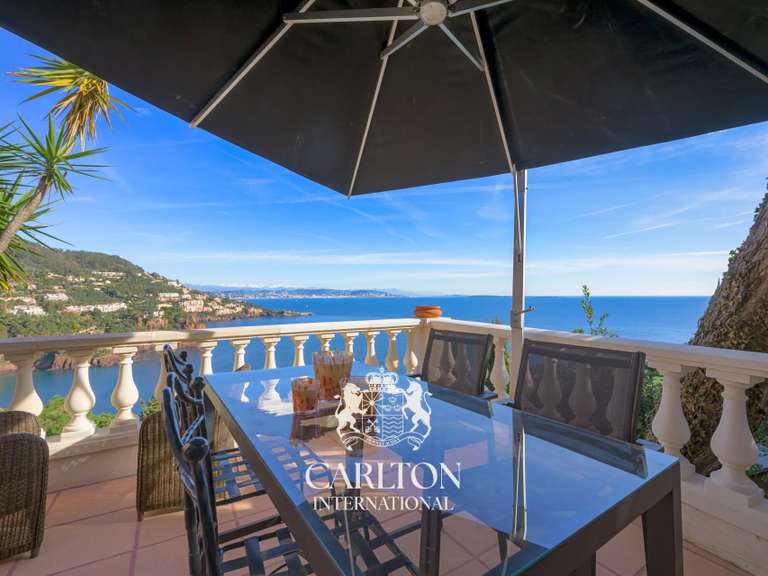 Apartment with Sea view Théoule-sur-Mer - 3 bedrooms - 178m²