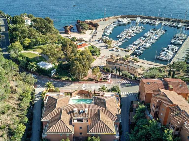 Apartment with Sea view Théoule-sur-Mer - 4 bedrooms - 150m²
