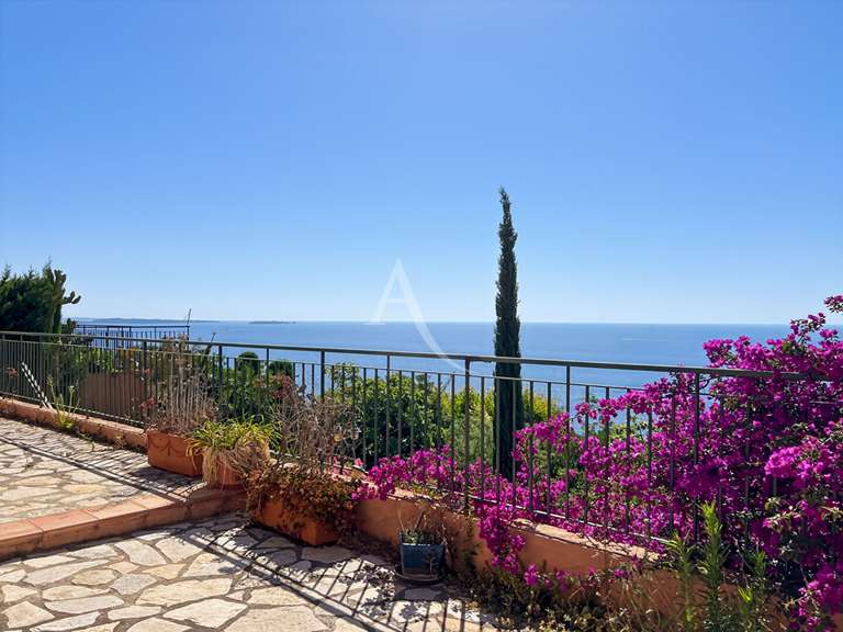 Apartment with Sea view Théoule-sur-Mer - 4 bedrooms - 131m²
