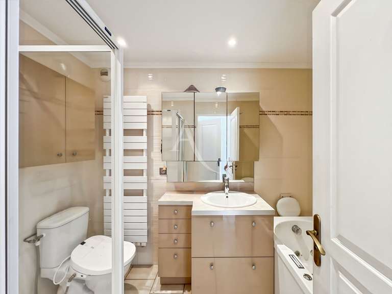 Apartment with Sea view Théoule-sur-Mer - 4 bedrooms - 131m²
